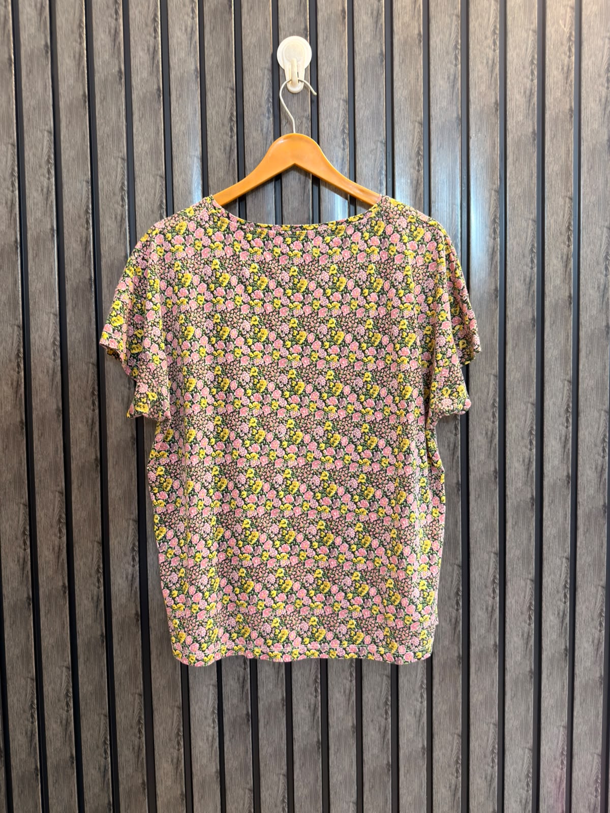 Chest 23  Lenght 24 Women’s Fashion Tee