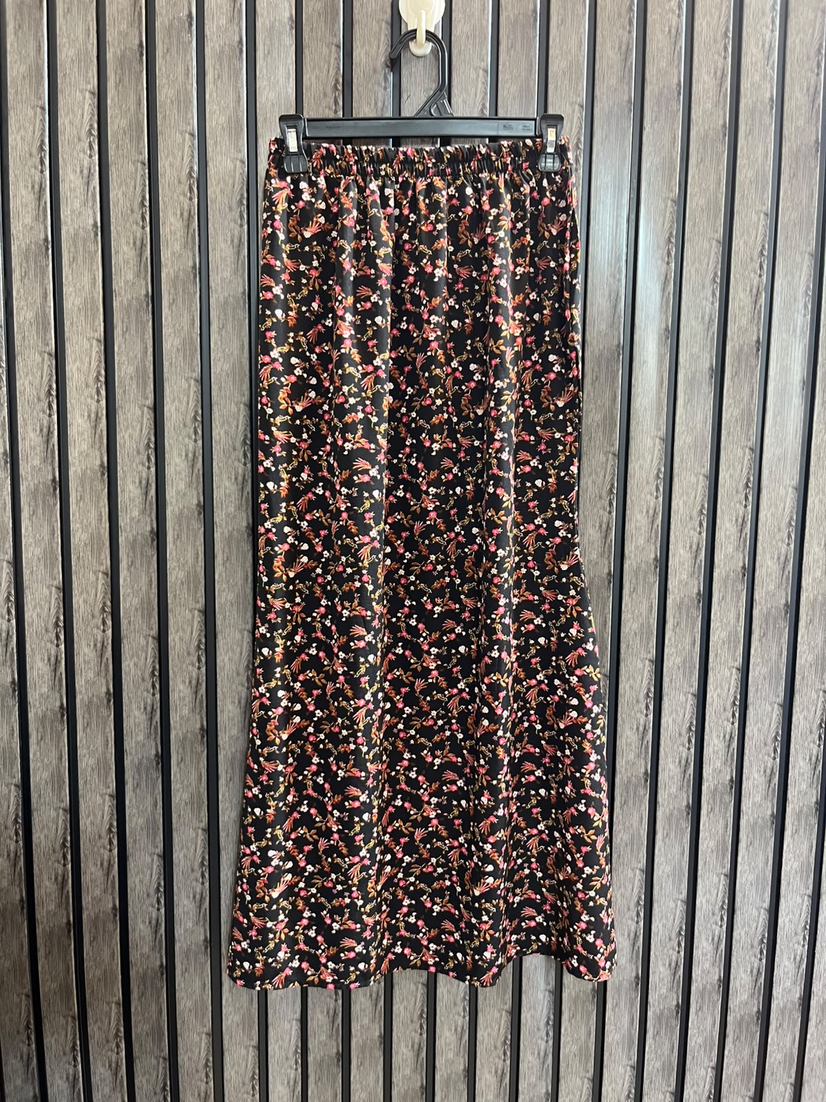 Waist 30  Lenght 38  Fabric silk Stylish Women’s Western Skirt