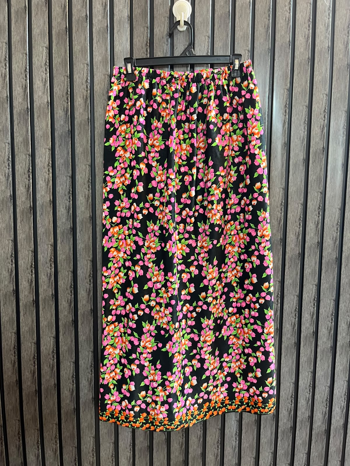 Waist 32  Lenght 39  Fabric Silk Western Ladies Skirt
