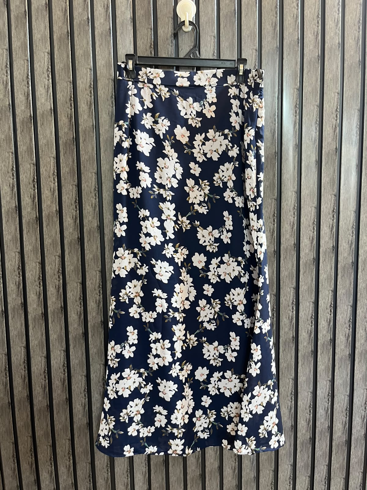 Waist 34  Length 40  Fabric Chiffon Ladies Skirt Collection Online