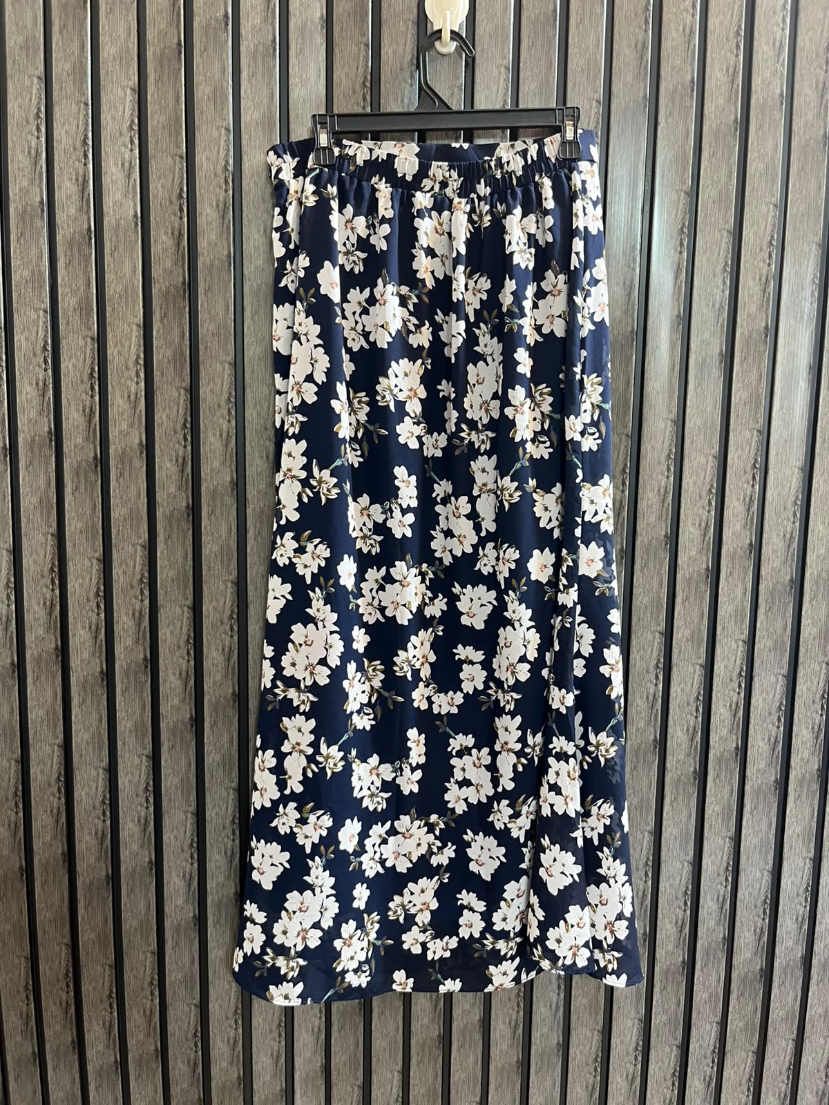Waist 34  Length 40  Fabric Chiffon Ladies Skirt Collection Online
