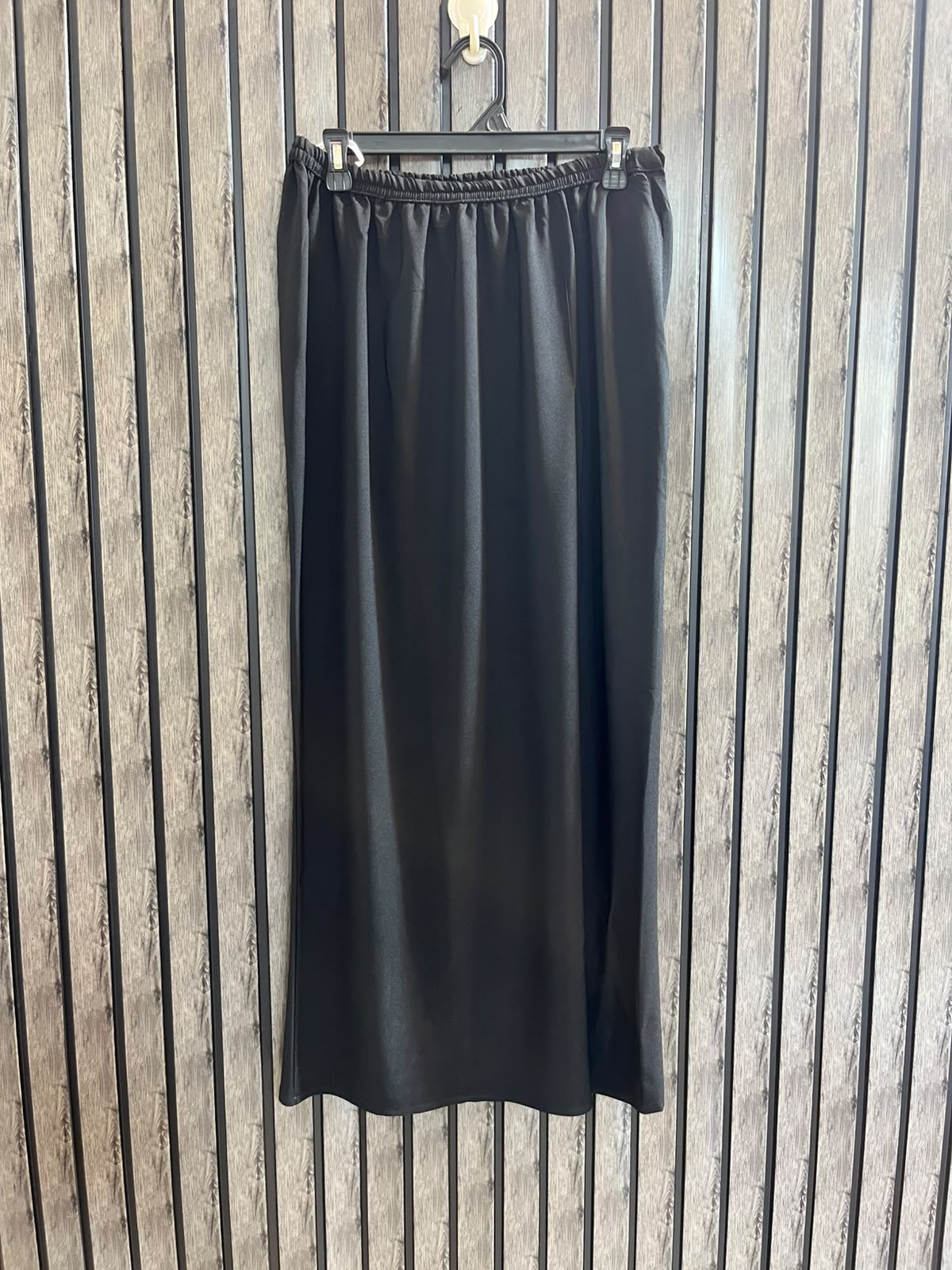 Waist 32  Length 33  Fabric Rayon Women’s Skirt Store