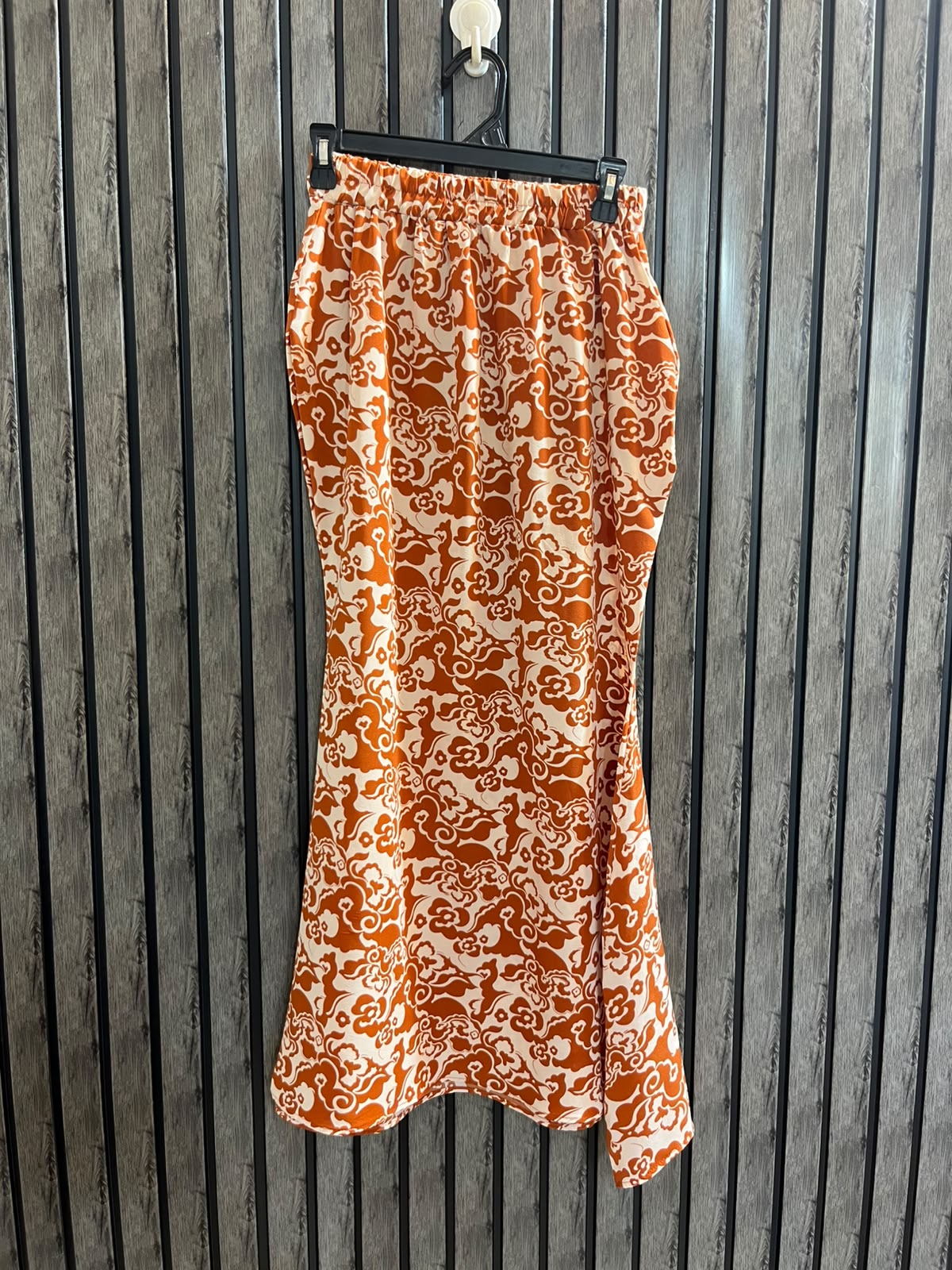 Waist 30  Lenght 38  Fabric Silk Ladies Skirt Online
