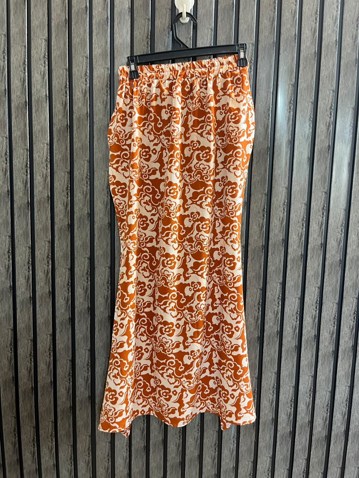 Waist 30  Lenght 38  Fabric Silk Ladies Skirt Online