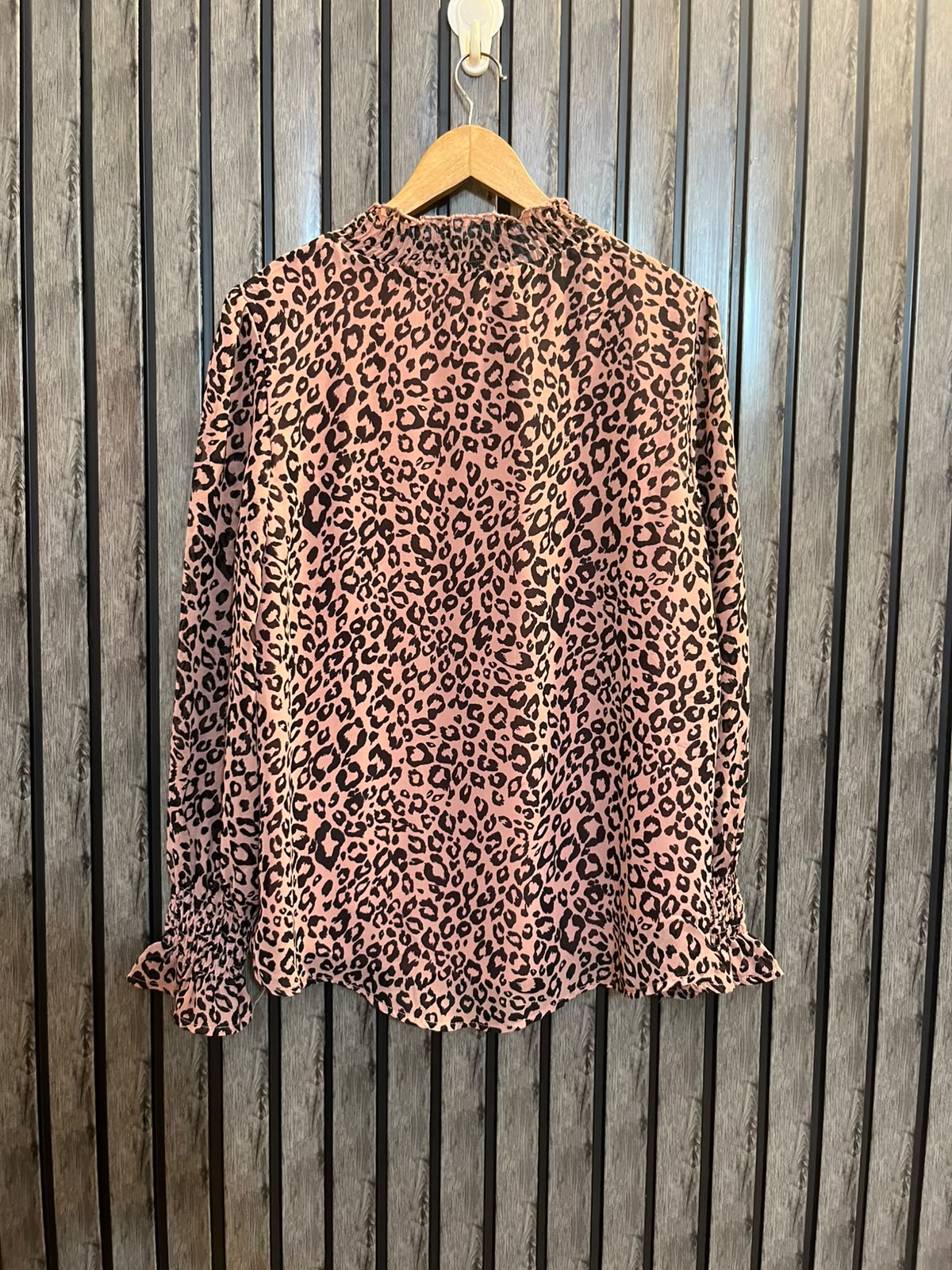 Chest 20  Lenght 27 To 28  Fabric Chiffon Women’s Full Sleeve Branded Shirt