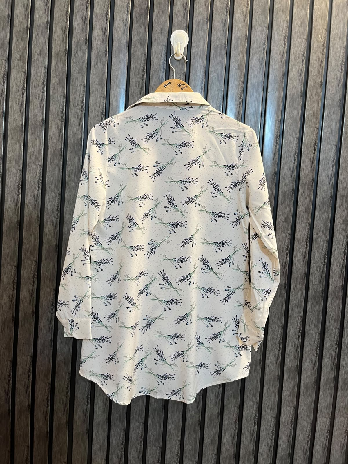Chest 18  Lenght 28 to 30  Fabric silk Western Style Women’s Long Sleeve Top