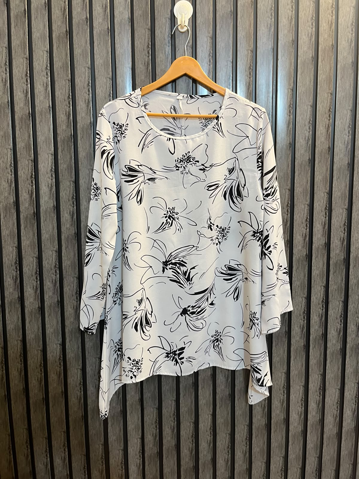 Chest 21  Lenght 30  Fabric Silk Women’s Branded Western Top