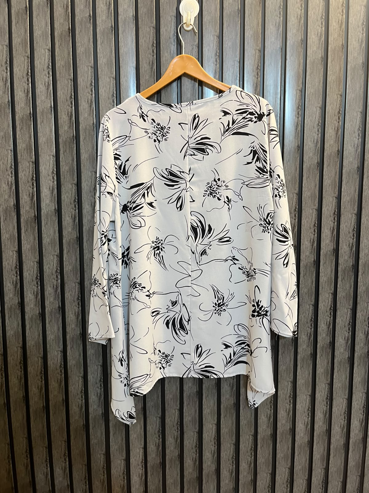 Chest 21  Lenght 30  Fabric Silk Women’s Branded Western Top