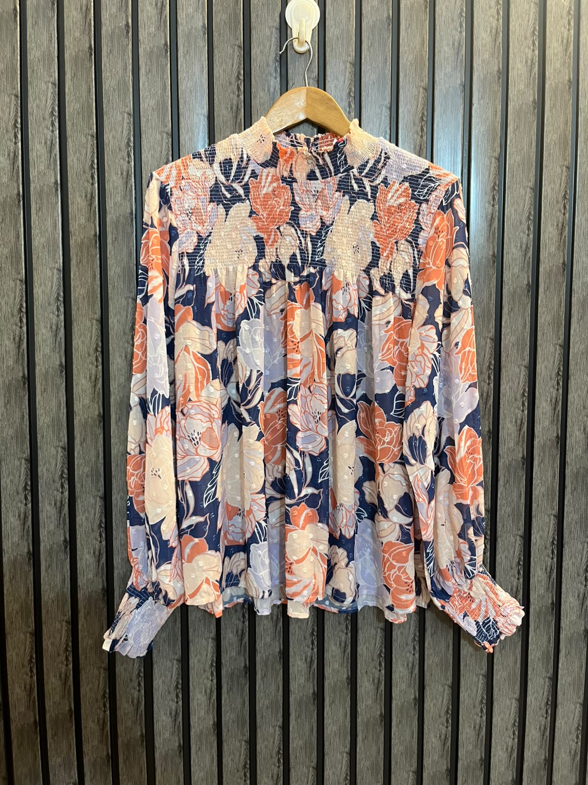Chest 22  Lenght 26 to 27  Fabric chiffon Branded Women’s Full Sleeve Top