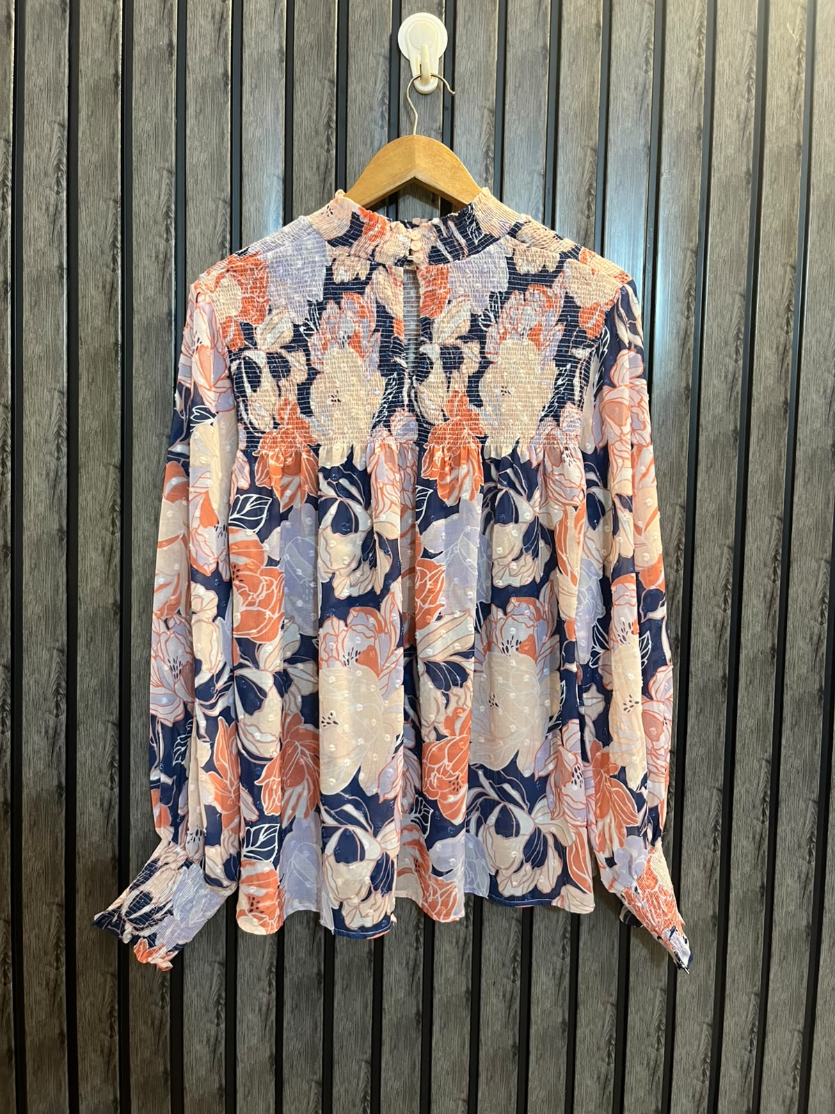 Chest 22  Lenght 26 to 27  Fabric chiffon Branded Women’s Full Sleeve Top