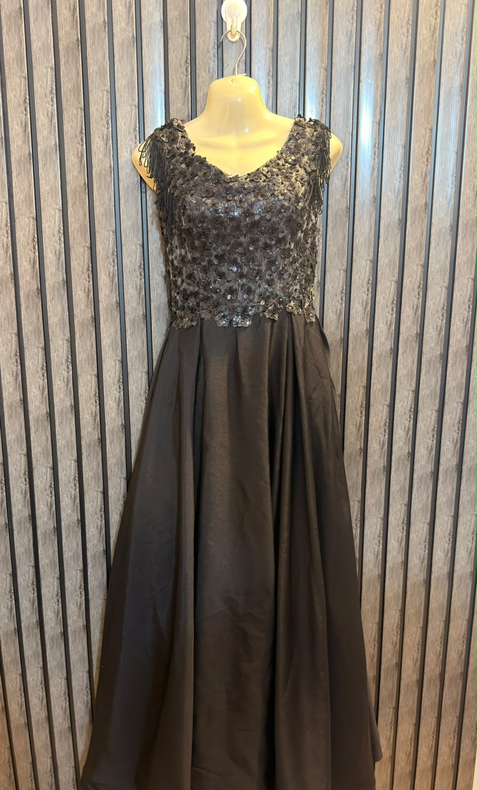 Chest 17  Lenght 57  Fabric Silk Women’s Luxury Full Length Maxi