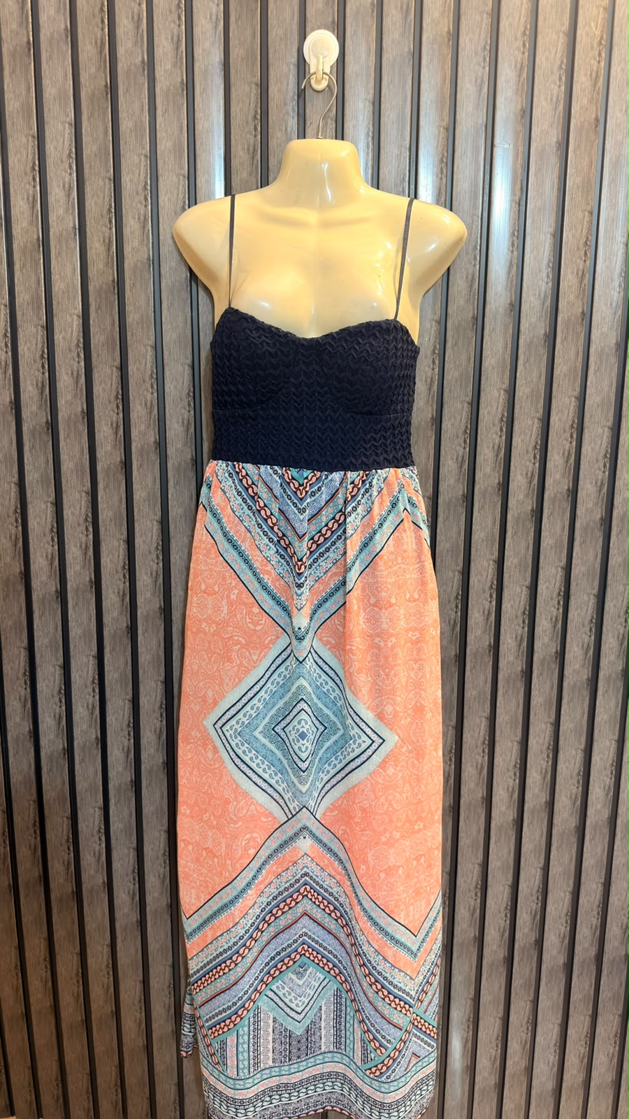 Chest 20  Lenght 57  Fabric Chiffon Women’s Modern Floor Length Maxi