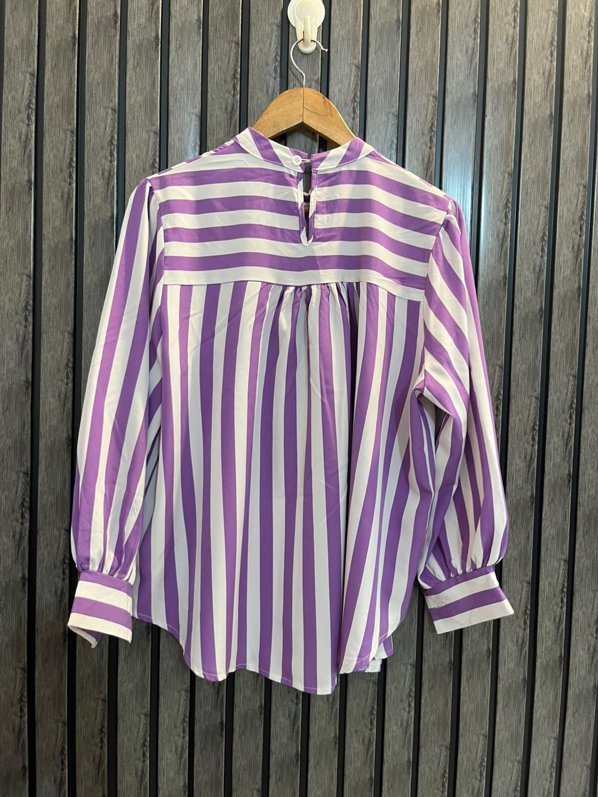 Chest 23  Lenght 26  Fabric silk Women’s Everyday Western Full Sleeve Top