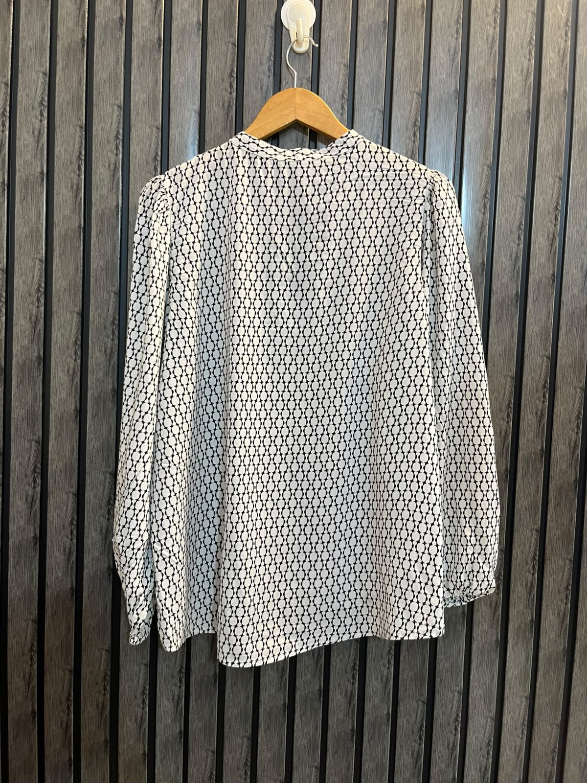 Chest 22  Lenght 26  Fabric linen Women’s Modern Western Full Sleeve Top