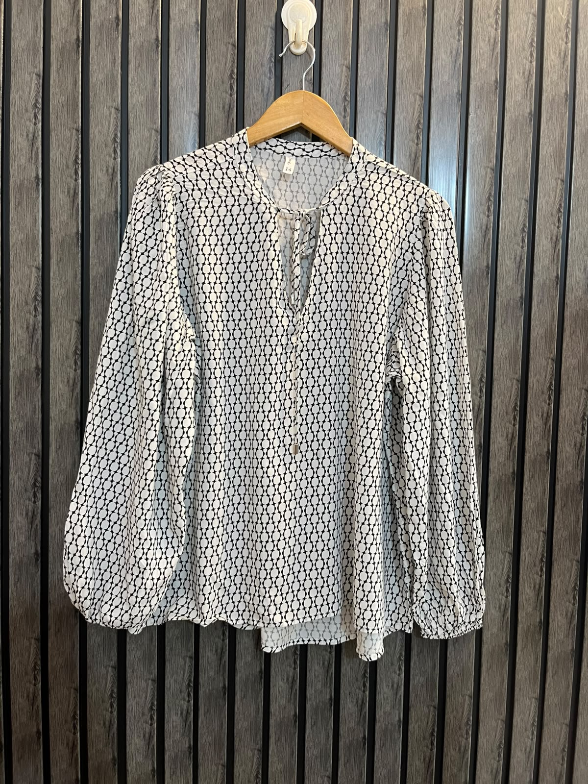 Chest 22  Lenght 26  Fabric linen Women’s Modern Western Full Sleeve Top