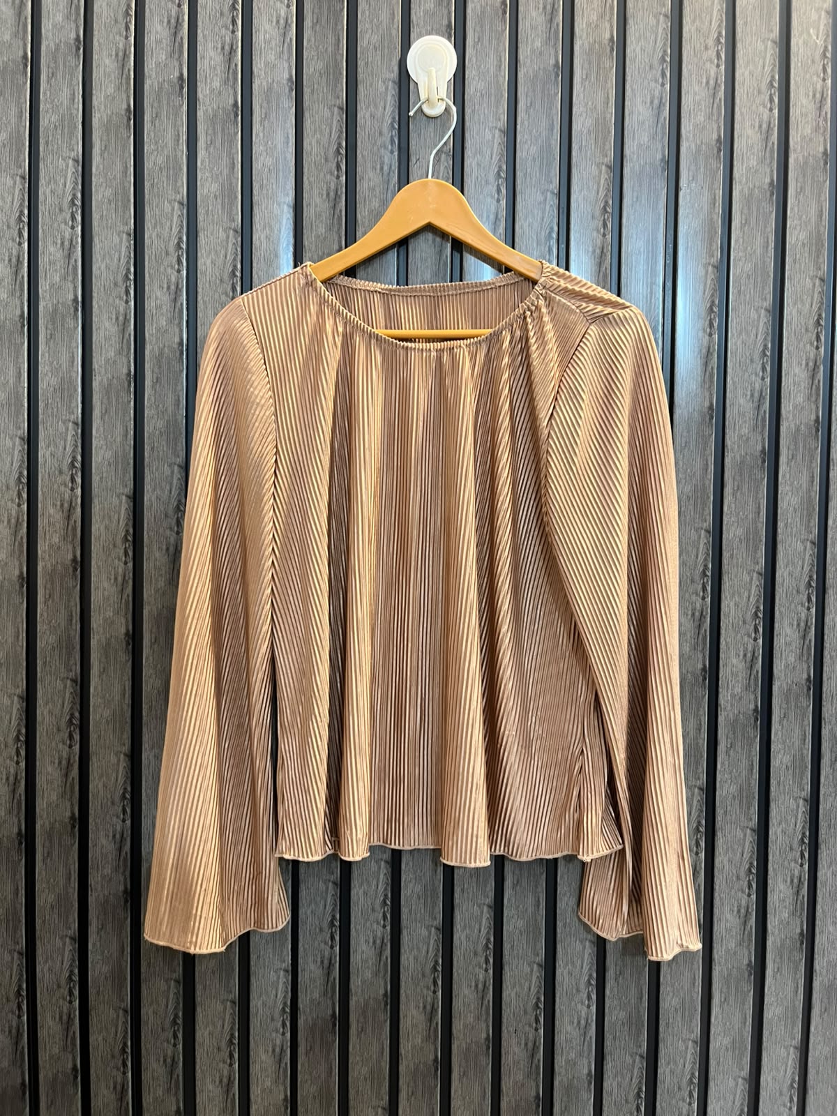 Chest 21  Lenght 22  Fabric Silk Ladies Branded Western Full Sleeve Top