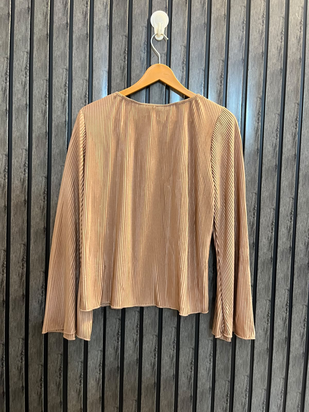 Chest 21  Lenght 22  Fabric Silk Ladies Branded Western Full Sleeve Top