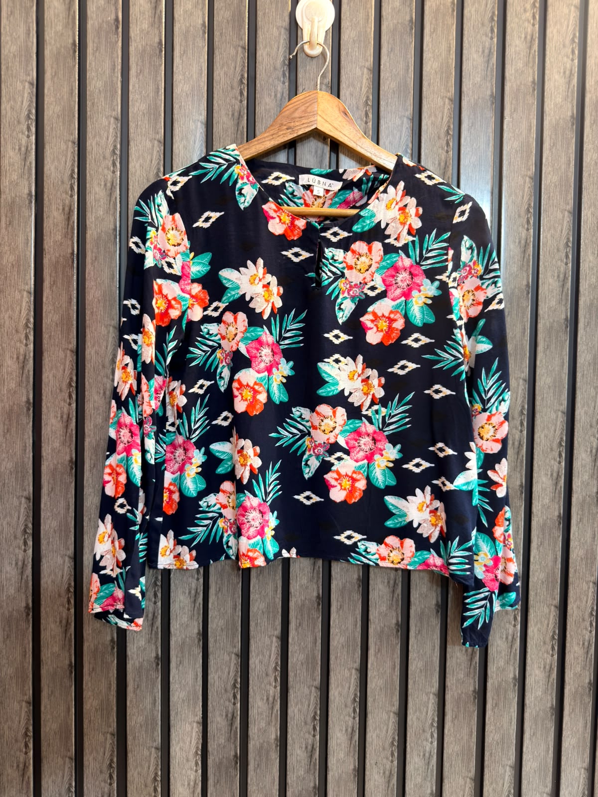 Chest 17  Lenght 19  Fabric linen Women’s Fashion Crop Top