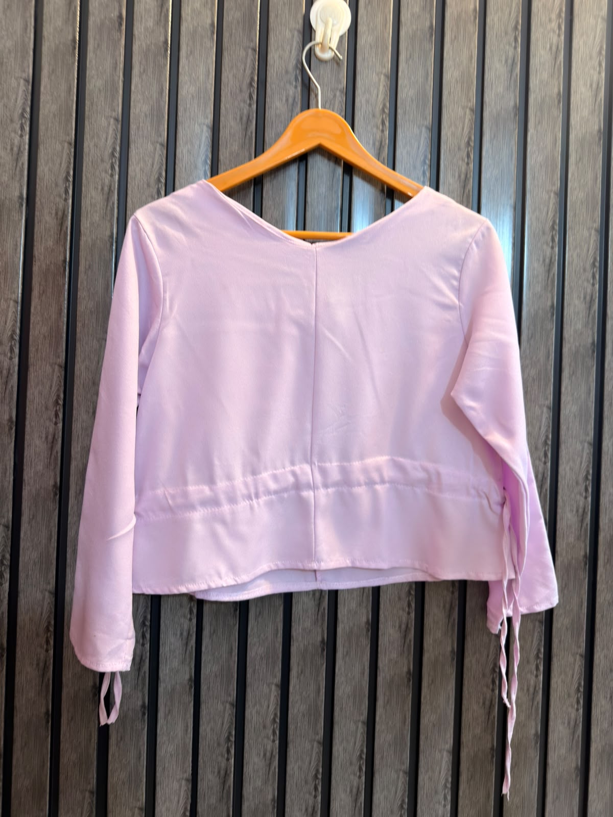 Chest 17  Lenght 18  Fabric rayon Women’s Modern Crop Top
