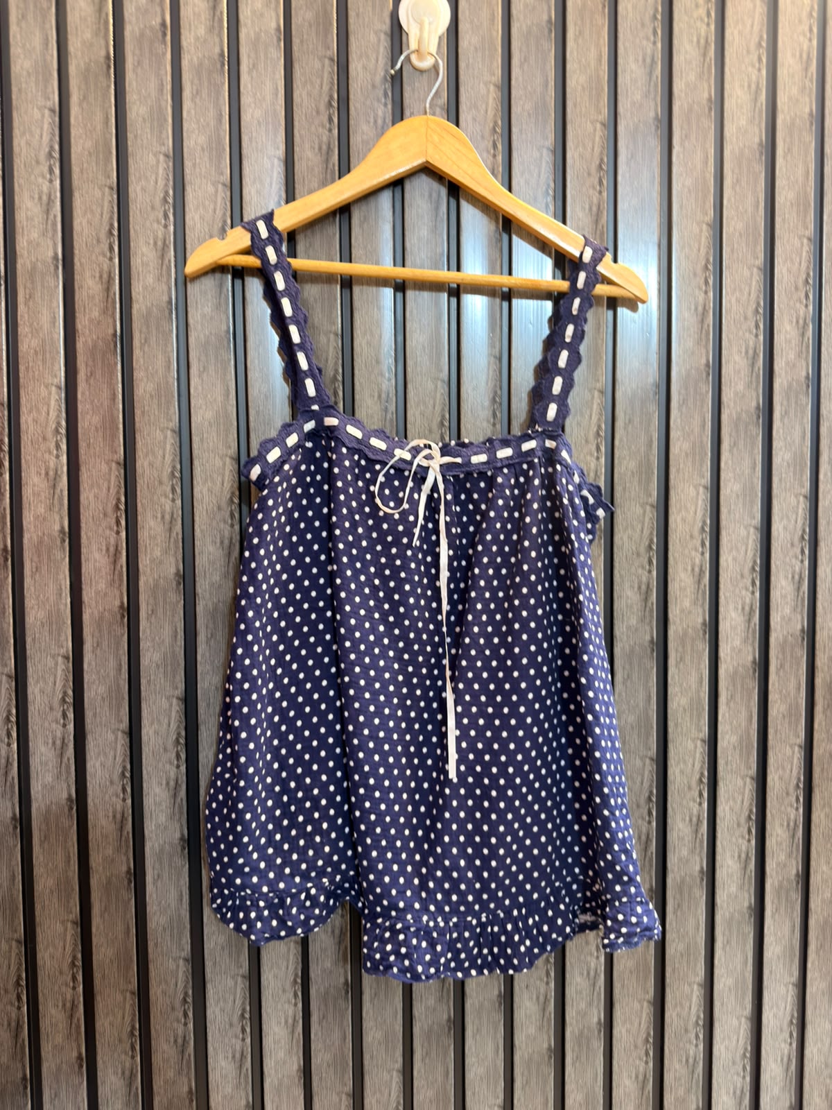 Chest 18  Length 25  Fabric Cotton Women’s Contemporary Crop Top
