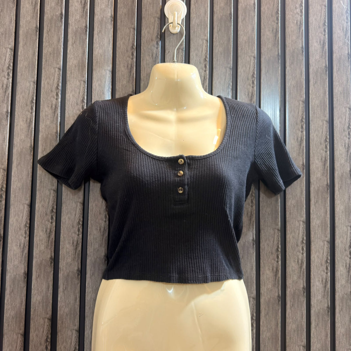 Chest 18  Length 15  Fabric Jersey Women’s Western Wear Crop Top