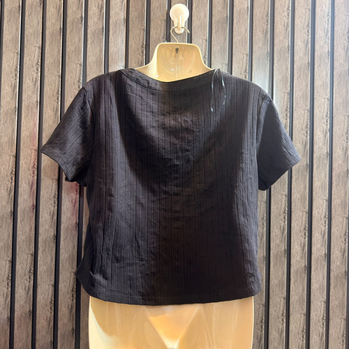 Chest 22  Length 20  Fabric Jersey Women’s Casual Crop Top