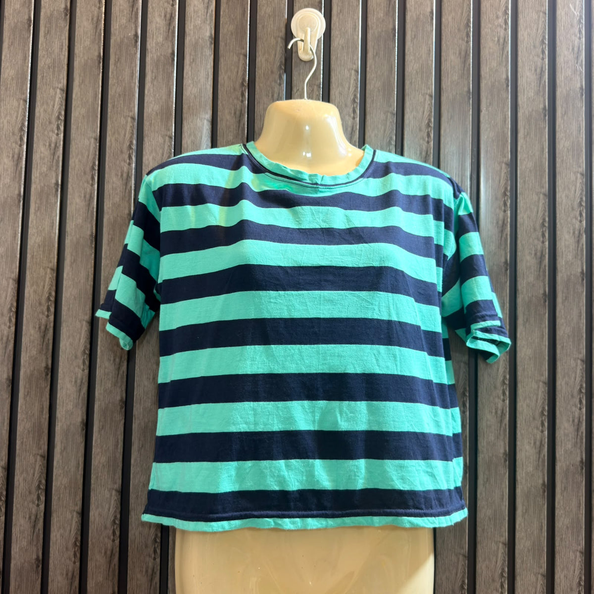 Chest 20  Length 19  Fabric Jersey Women’s Designer Crop Top