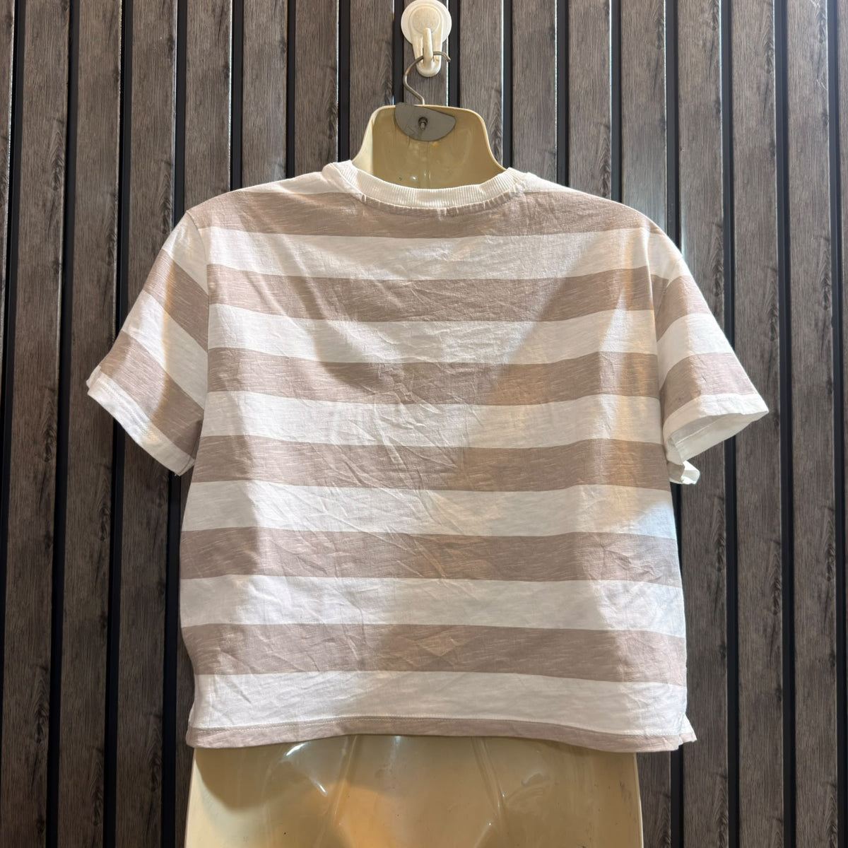 Chest 20  Length 18  Fabric Jersey Women’s Branded Crop Top