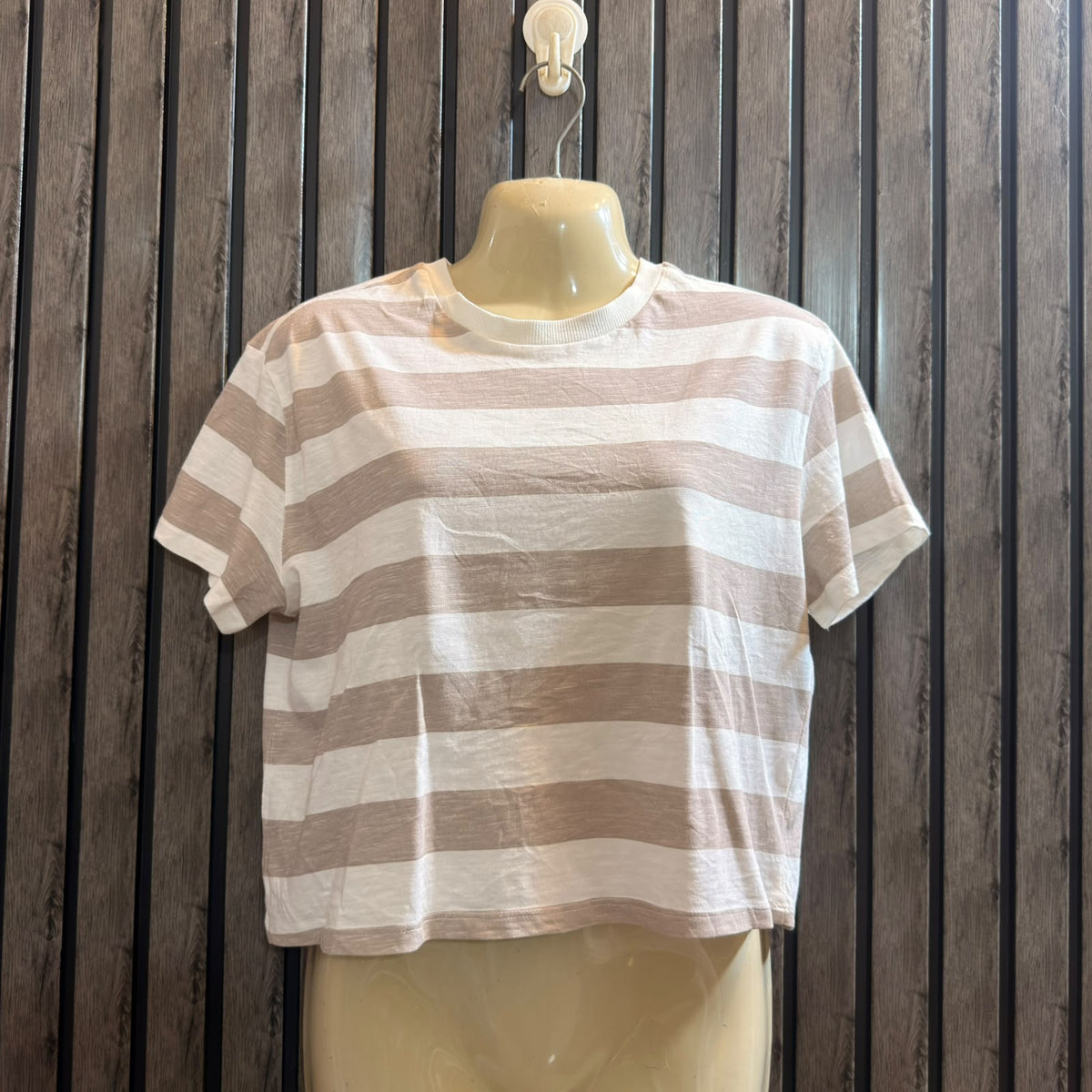Chest 20  Length 18  Fabric Jersey Women’s Branded Crop Top
