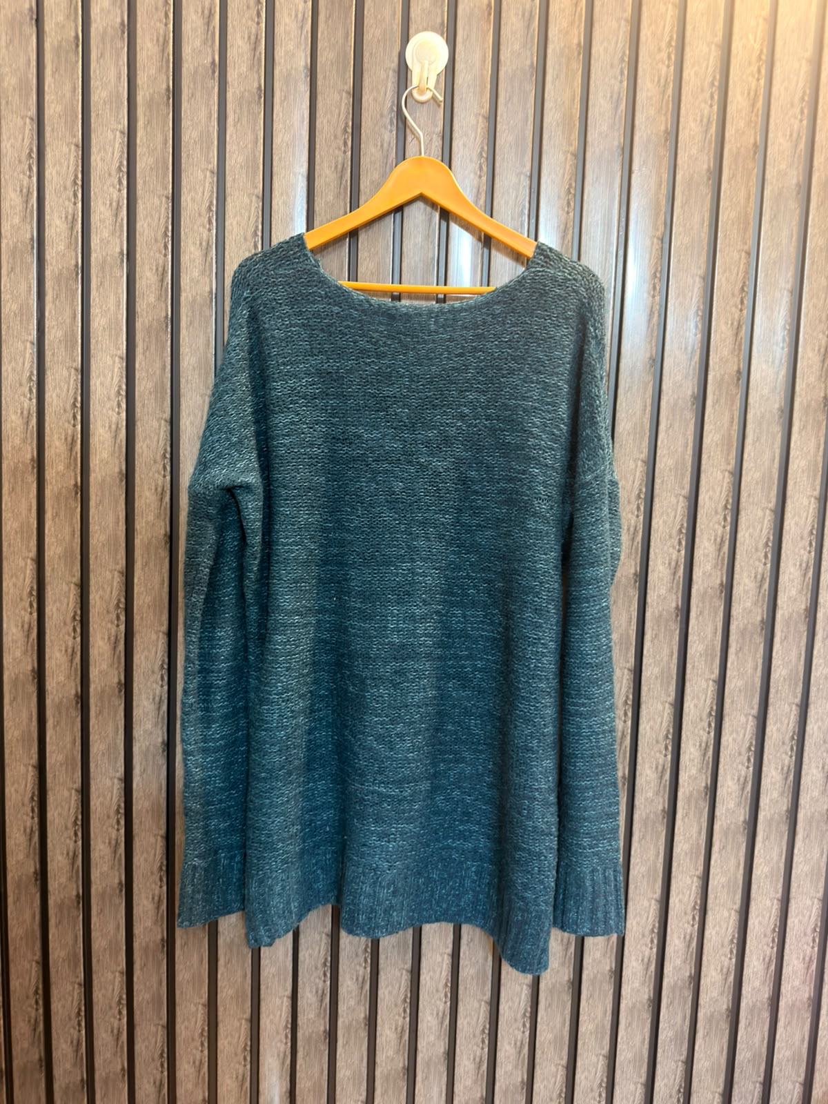 Chest Medium Baggy Style  Length 31 Western Sweater