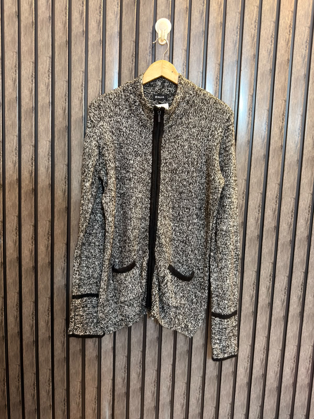 Chest 21  Lenght 29 Women’s Modern Sweater