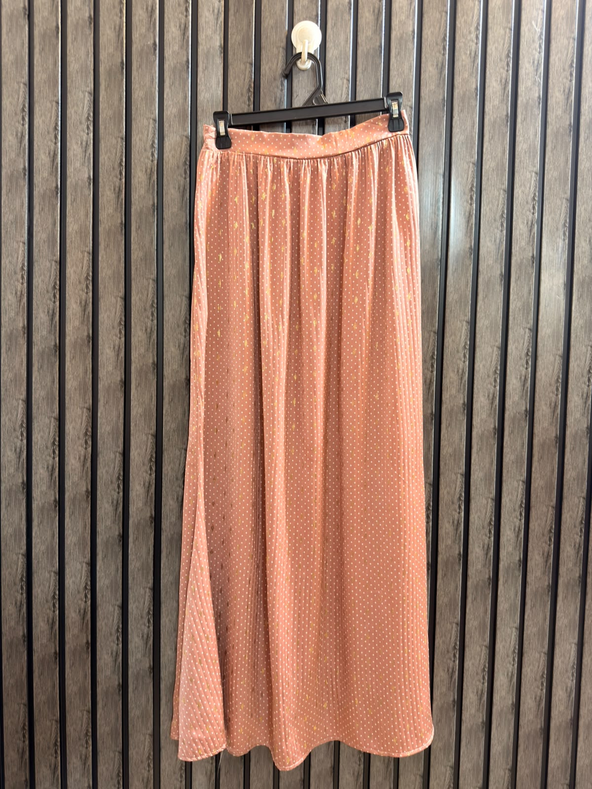 Waist 28  Lenght 41  Fabric silk Ladies Premium Skirt