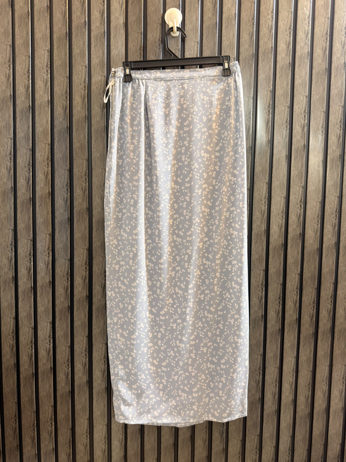 Waist 30  Lenght 40  Fabric silk Women’s Casual Skirt