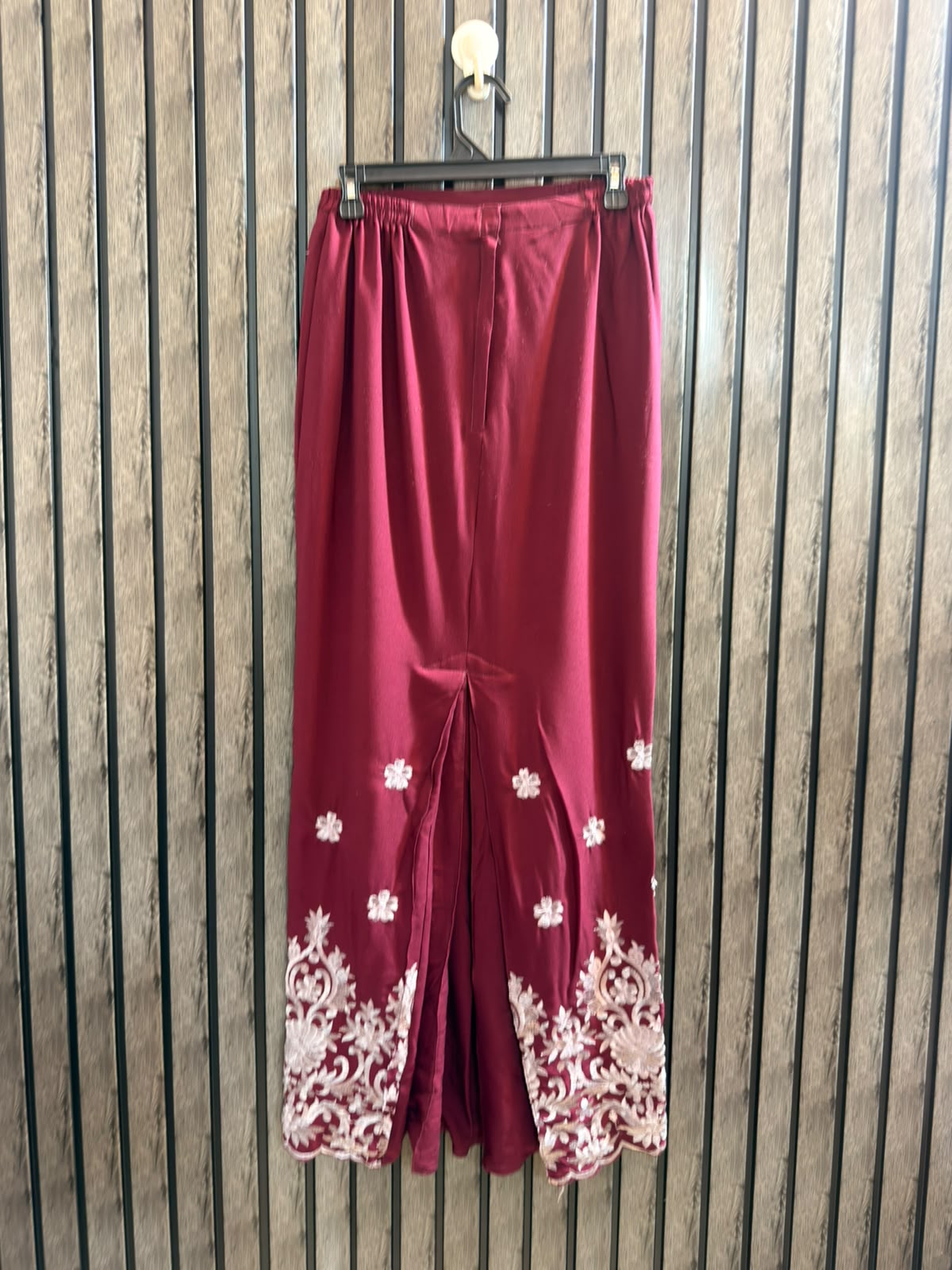 Waist 34  Lenght 42  Fabric rayon Women’s Premium Skirt