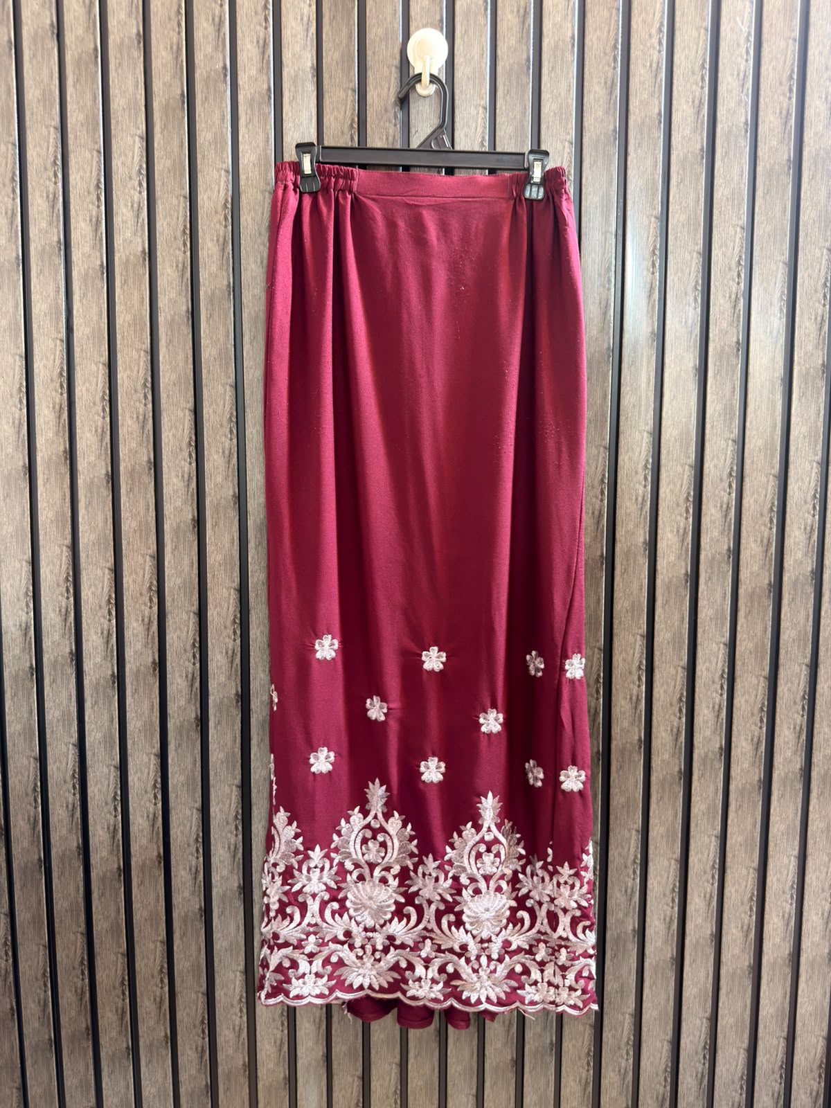 Waist 34  Lenght 42  Fabric rayon Women’s Premium Skirt