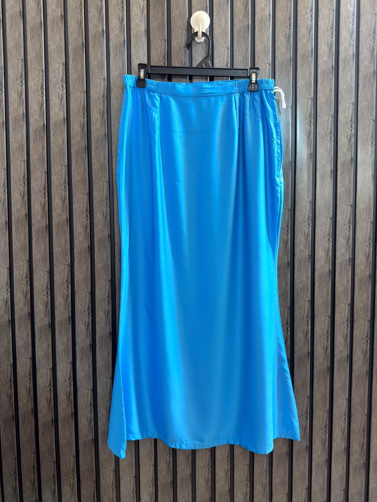 Waist 32  Lenght 37  Fabric silk Women’s Skirt Wear