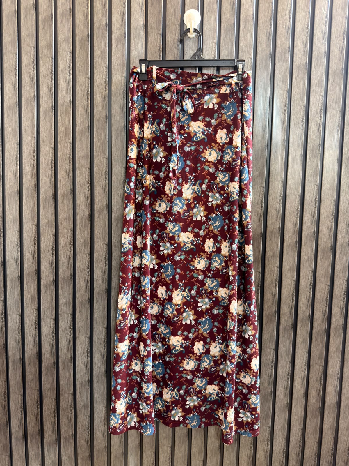 Waist 36  Lenght 43  Fabric silk jersey Ladies Skirt Look