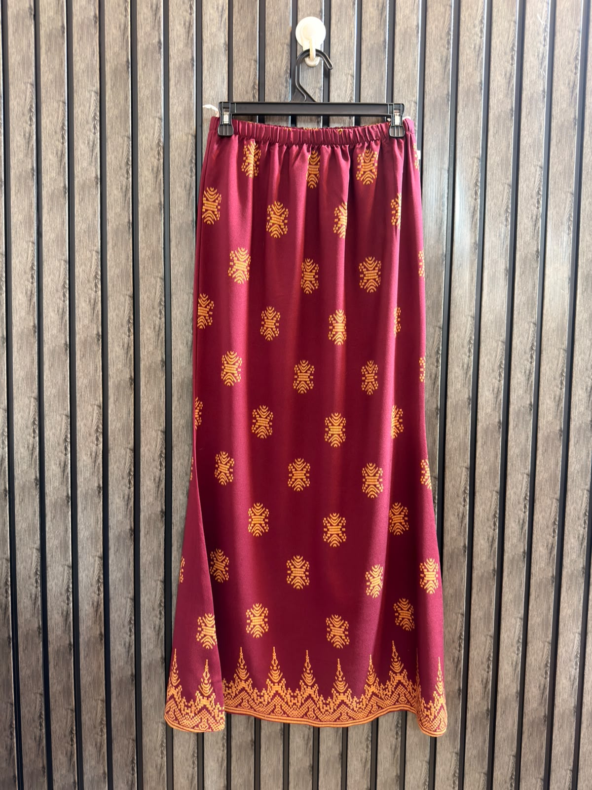 Waist 32  Lenght 42  Fabric rayon Women’s Skirt Fashion