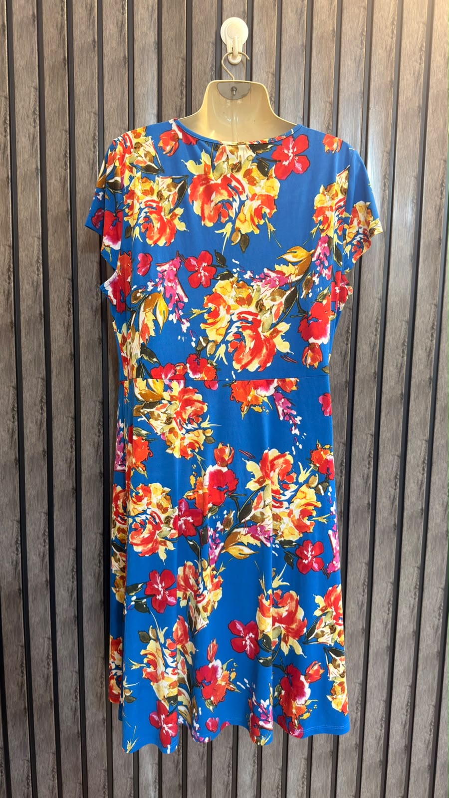 Chest 20  Lenght 47  Fabric silk Branded Western Dress
