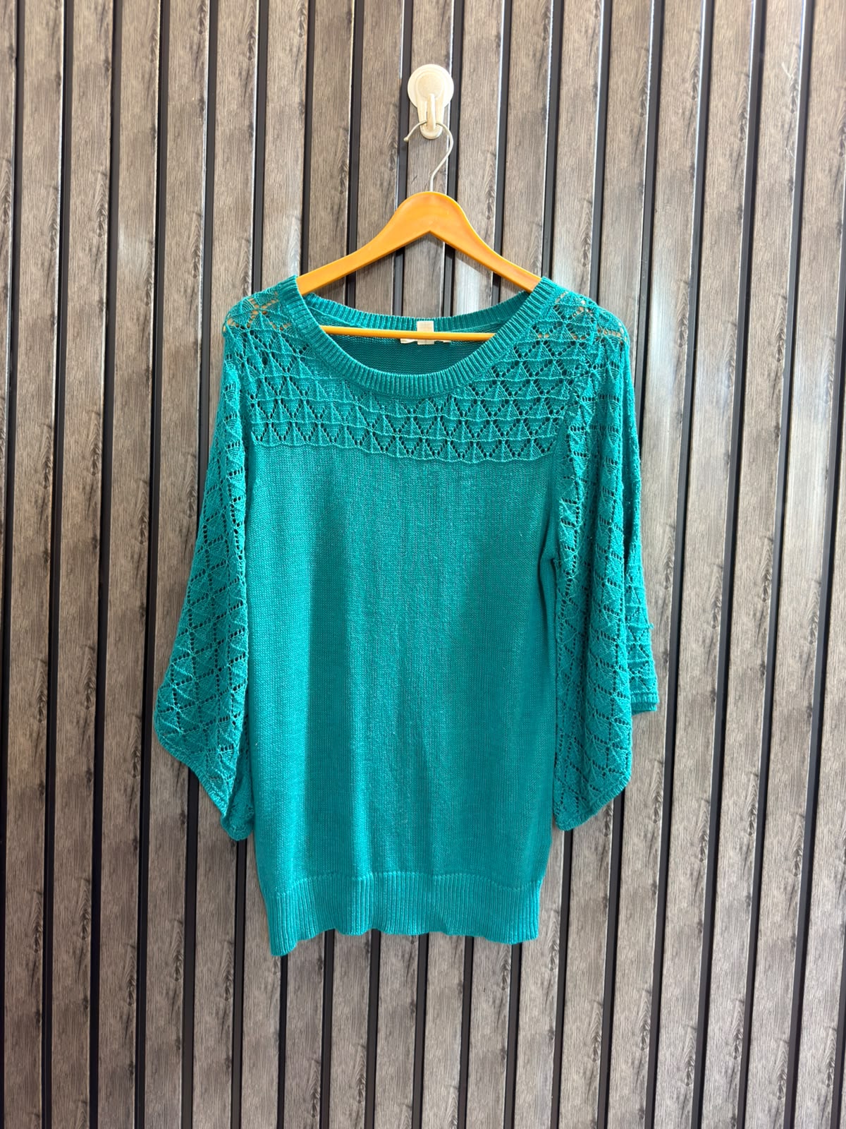 Chest 19  Lenght 27 Women’s Branded Warm Winter Top