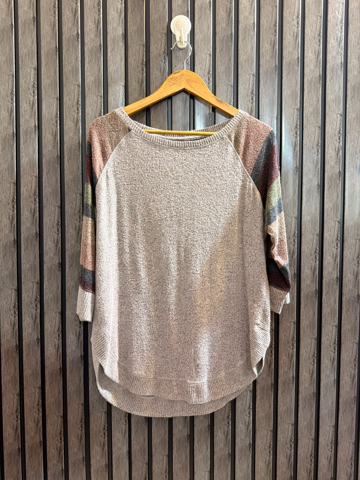 Chest 21  Lenght 28 Women’s Branded Winter Outfits