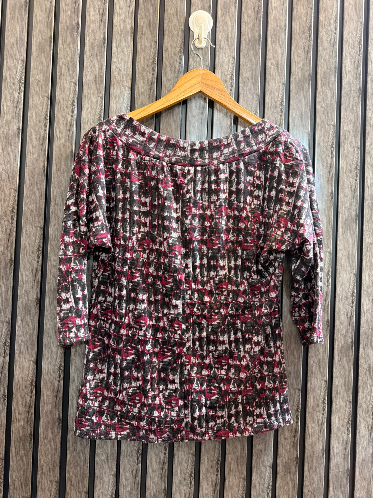 Chest 22  baggy style  Lenght 24 Women’s Winter Clothing Store
