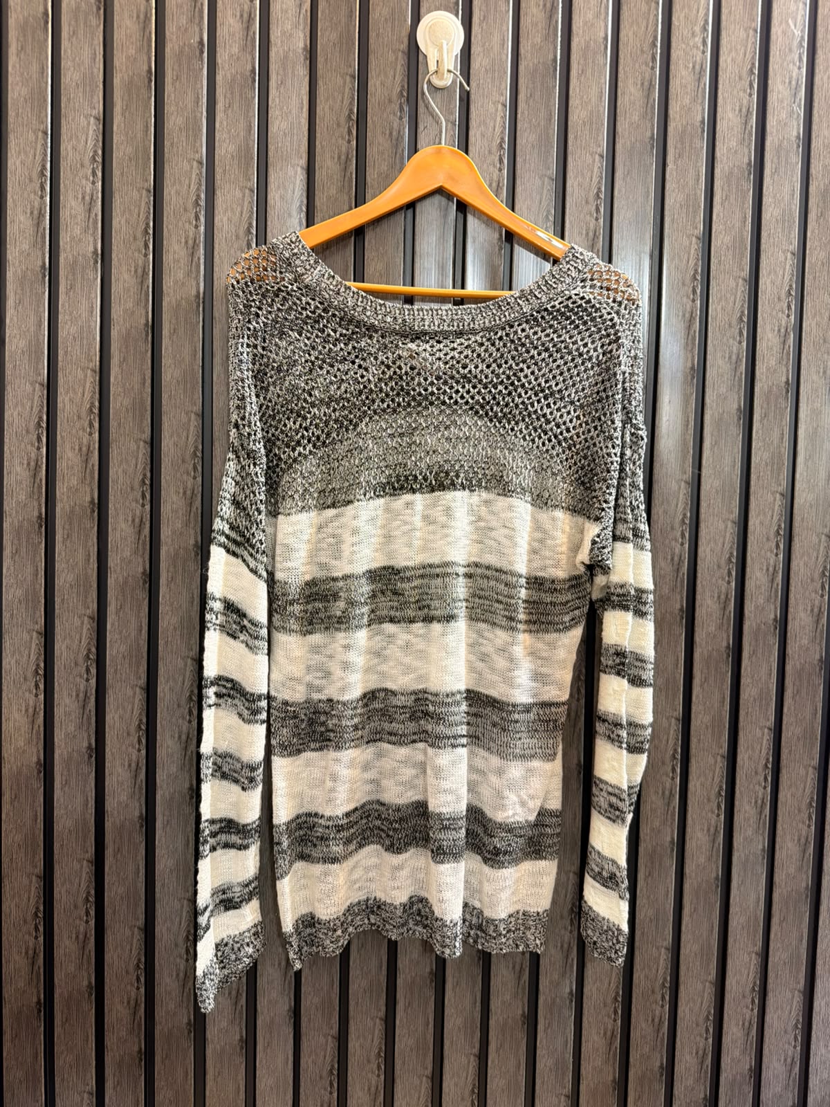 Chest 21  Lenght 23 to 26 Women’s Winter Fashion Collection
