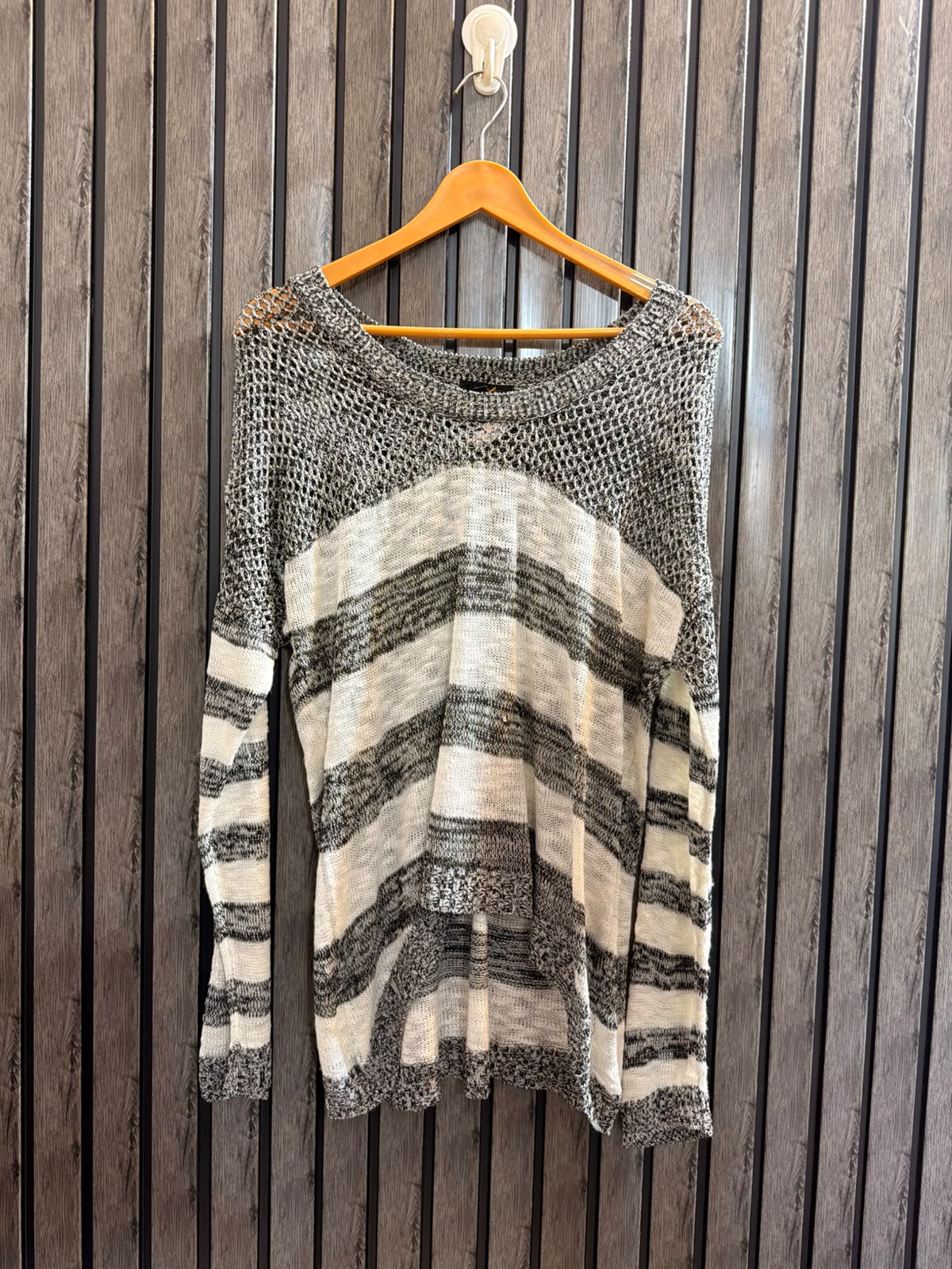 Chest 21  Lenght 23 to 26 Women’s Winter Fashion Collection