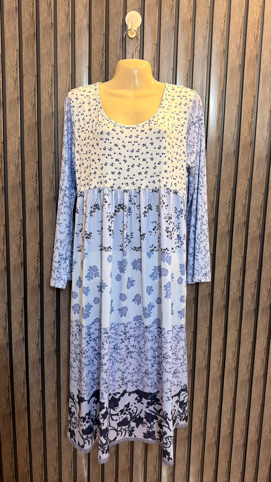 Chest 21  Length 44  Fabric Jersey Women’s Luxury Long Dress