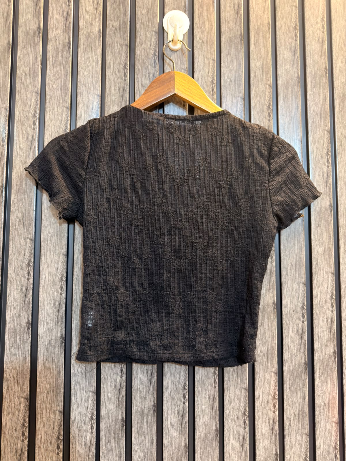 Chest 17  Lenght 16  Fabric rayon Fashion-Forward Women’s Crop Tops