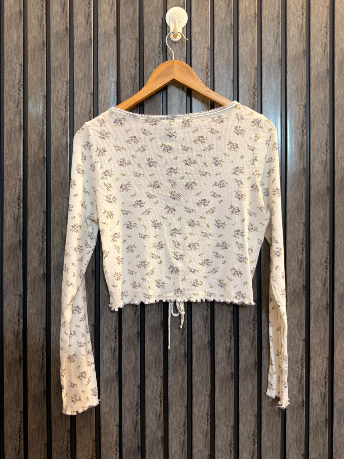 Chest 20  Lenght 16  Fabric jersey Branded Ladies Fashion Crop Tops