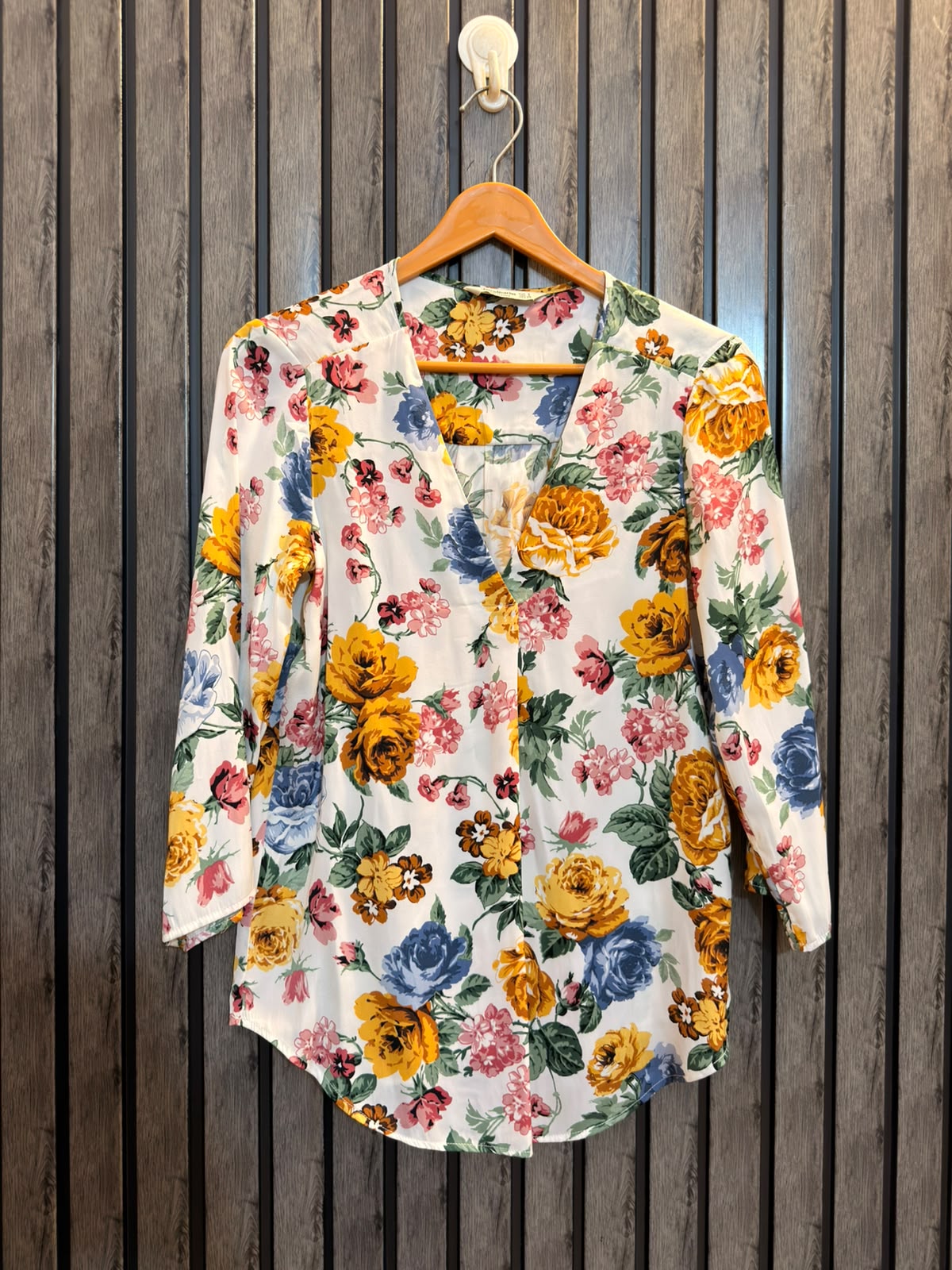 Chest 17  Lenght 26  Fabric silk Classic Western Women’s Top
