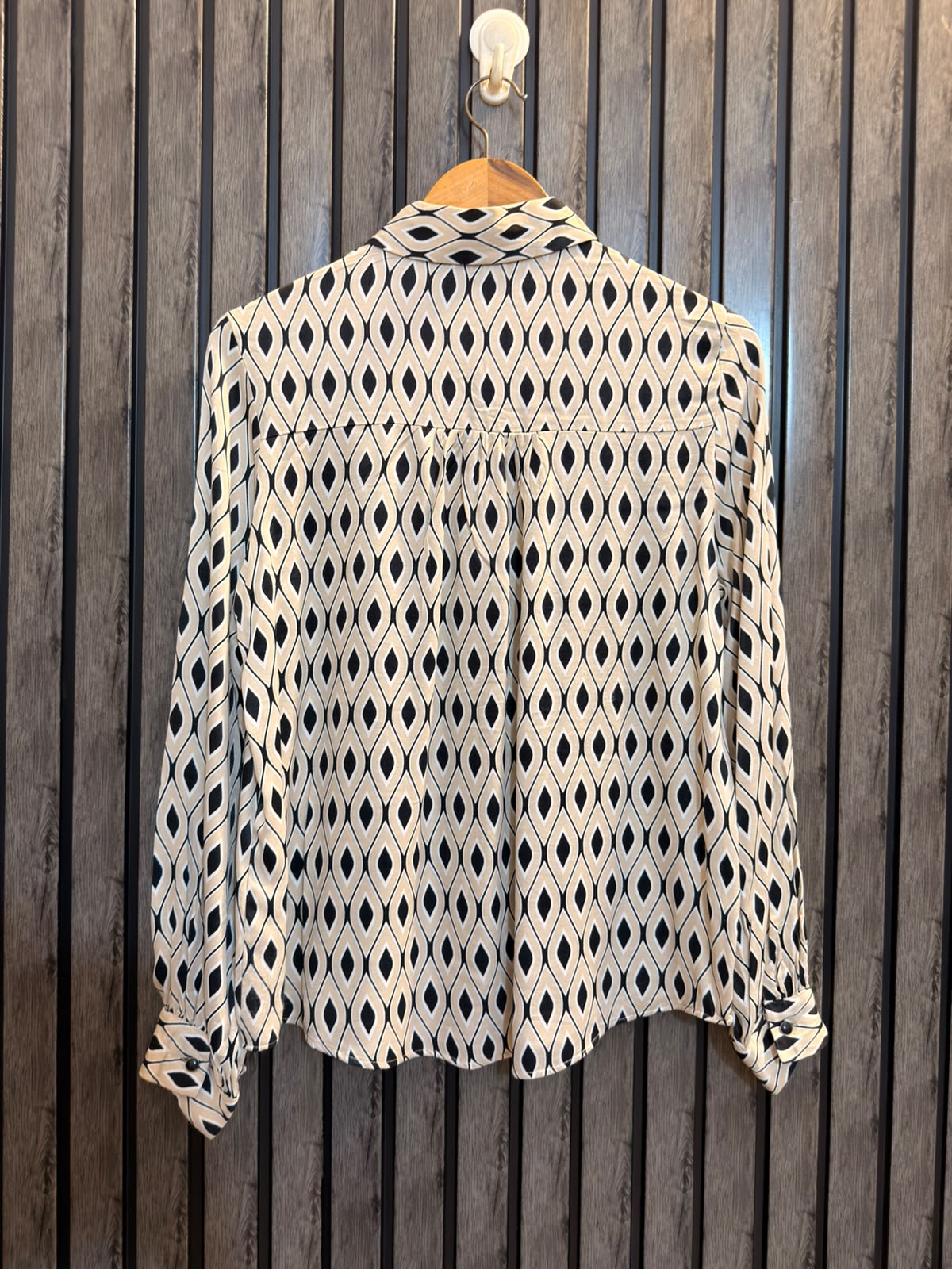 Chest 19  Lenght 24  Fabric silk Signature Western Women’s Top