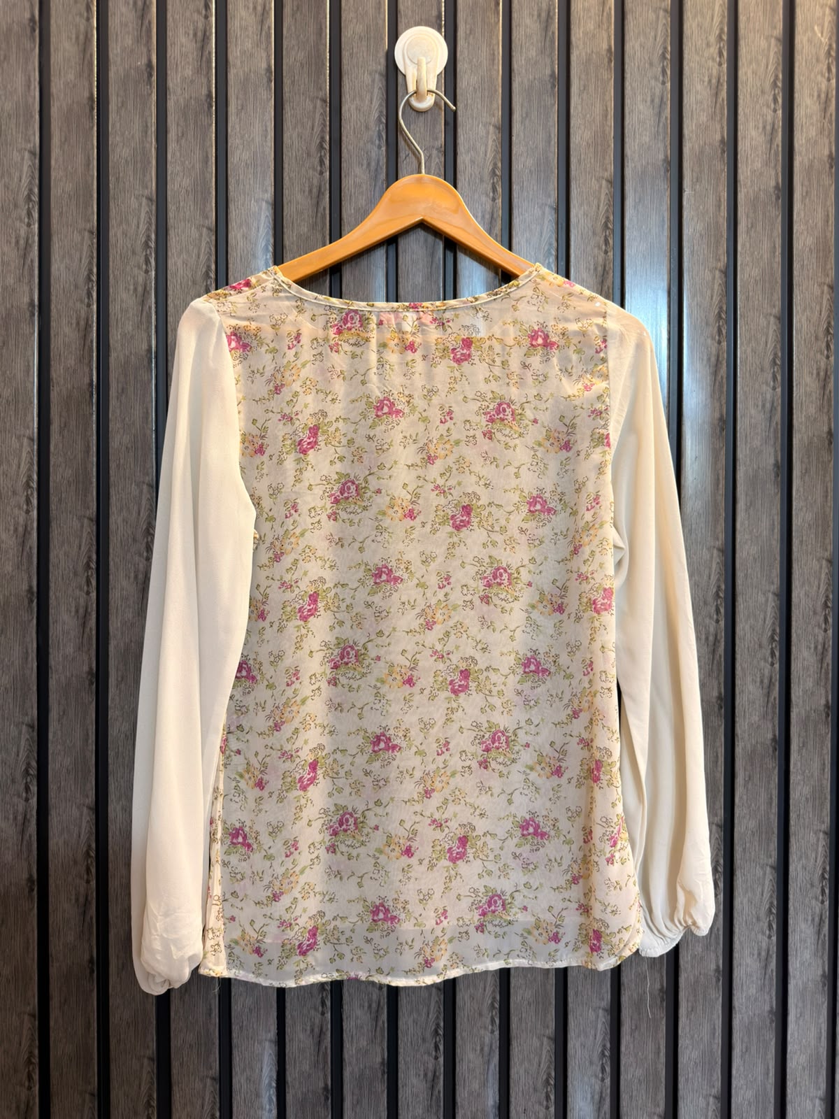 Chest 17  Lenght 24  Fabric chiffon Women's Premium Full Sleeve Top